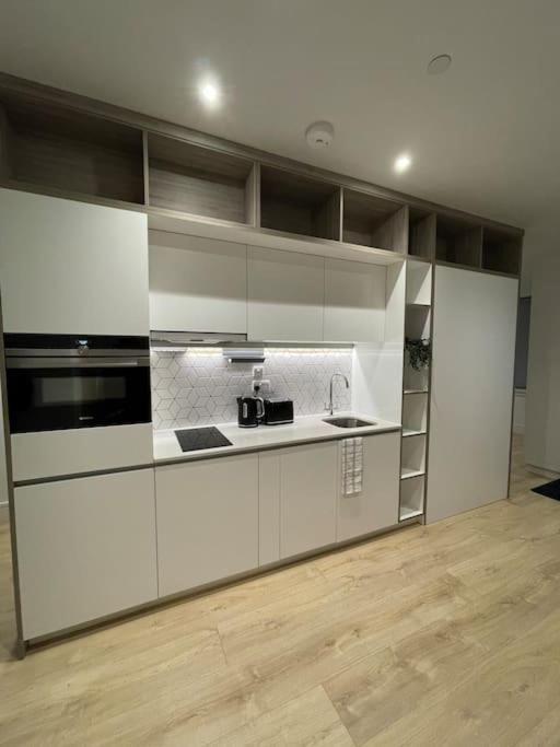 Luxx Apartment & Suites, London Heathrow Airport, Terminal 4, Piccadilly Underground Train Station Nearby! Hillingdon Luaran gambar