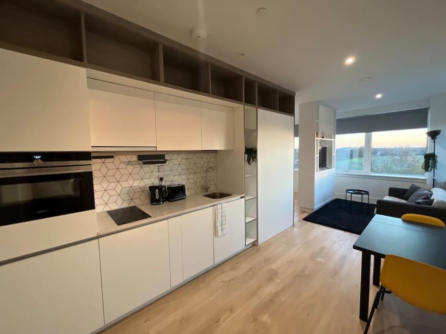 Luxx Apartment & Suites, London Heathrow Airport, Terminal 4, Piccadilly Underground Train Station Nearby! Hillingdon Luaran gambar