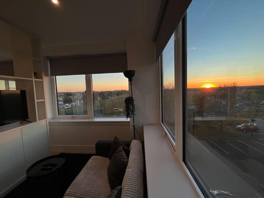Luxx Apartment & Suites, London Heathrow Airport, Terminal 4, Piccadilly Underground Train Station Nearby! Hillingdon Luaran gambar