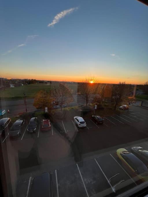 Luxx Apartment & Suites, London Heathrow Airport, Terminal 4, Piccadilly Underground Train Station Nearby! Hillingdon Luaran gambar