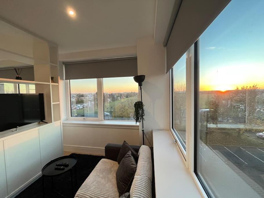 Luxx Apartment & Suites, London Heathrow Airport, Terminal 4, Piccadilly Underground Train Station Nearby! Hillingdon Luaran gambar