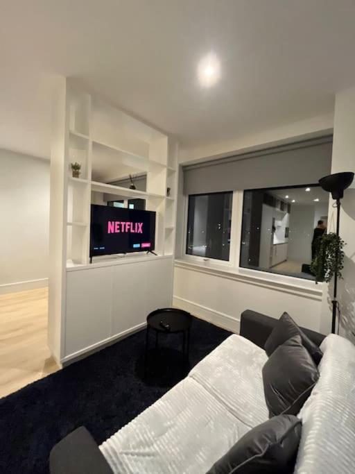 Luxx Apartment & Suites, London Heathrow Airport, Terminal 4, Piccadilly Underground Train Station Nearby! Hillingdon Luaran gambar