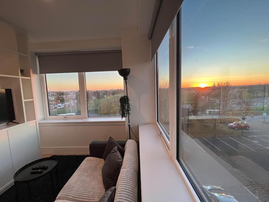 Luxx Apartment & Suites, London Heathrow Airport, Terminal 4, Piccadilly Underground Train Station Nearby! Hillingdon Luaran gambar