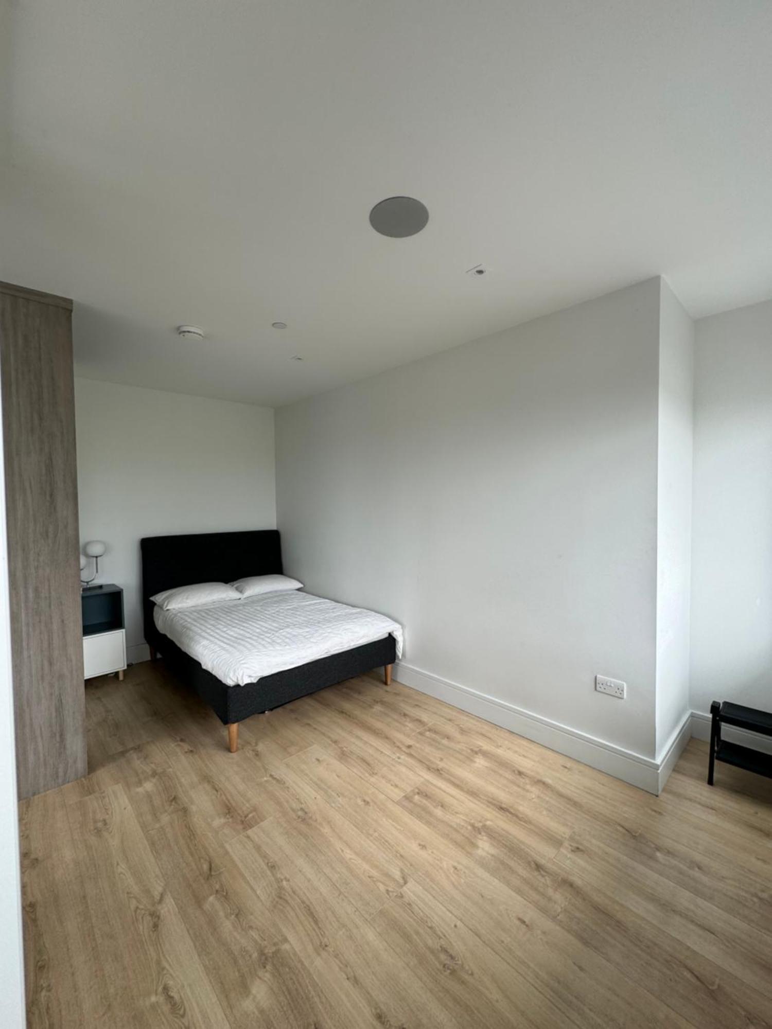 Luxx Apartment & Suites, London Heathrow Airport, Terminal 4, Piccadilly Underground Train Station Nearby! Hillingdon Luaran gambar