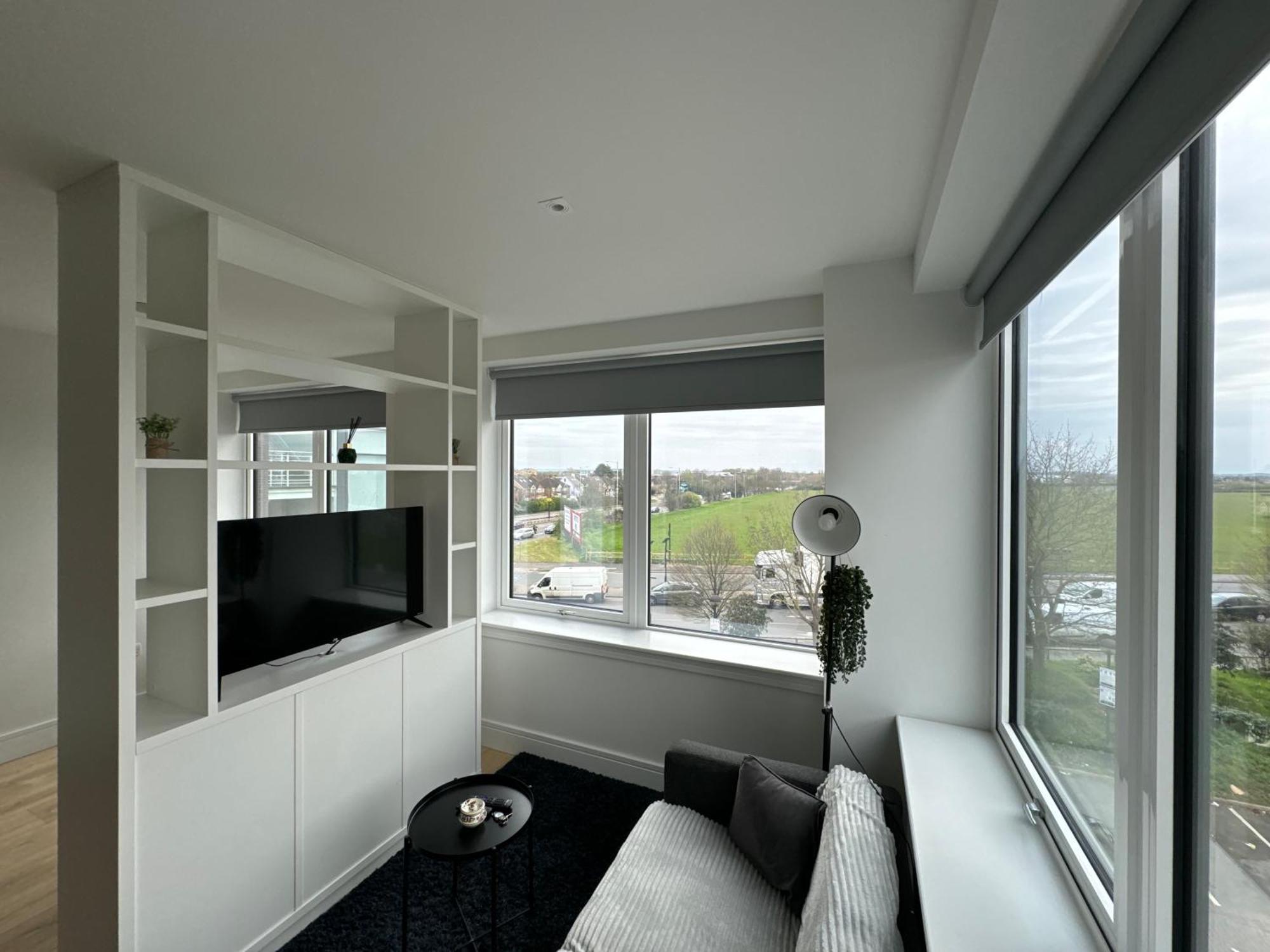 Luxx Apartment & Suites, London Heathrow Airport, Terminal 4, Piccadilly Underground Train Station Nearby! Hillingdon Luaran gambar